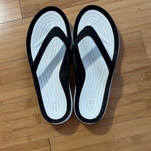 CROCS Women's Black & White Flip Flop Sandals